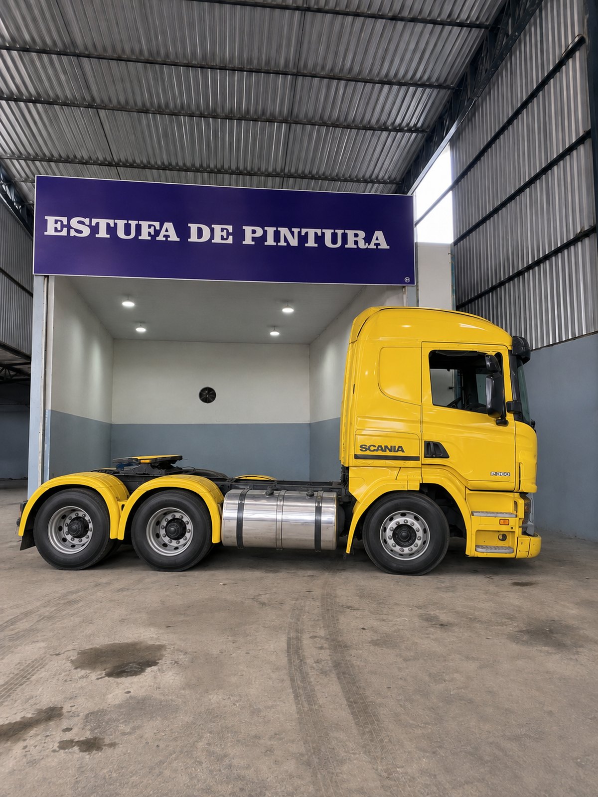 Scania P360 depois: pintura refeita e acabamento